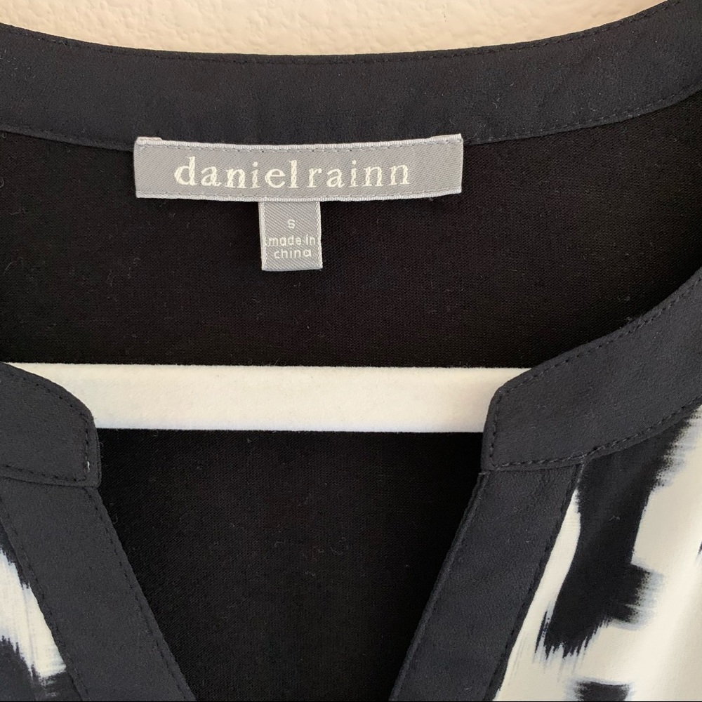 Daniel Rainn Mixed Material Abstract Tab Blouse - image 2